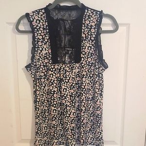 Express Tank with black Lace